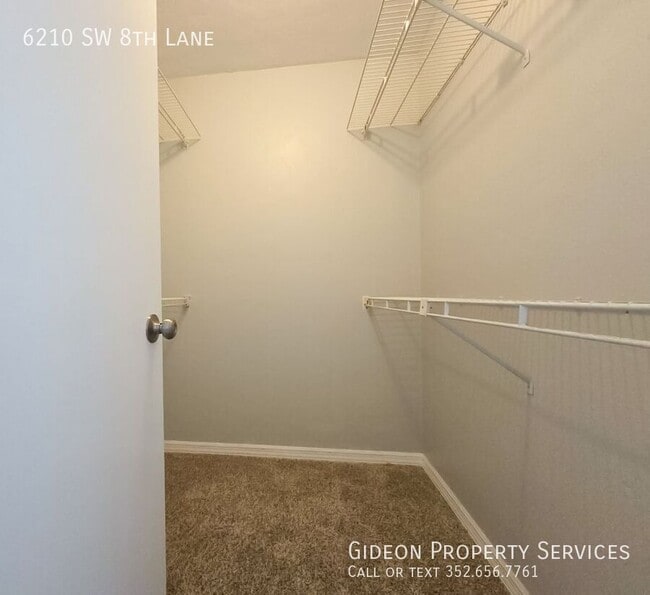 Building Photo - 6210 SW 8th Ln