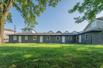 Building Photo - Update 2 Bed 1 Bath in The Nations