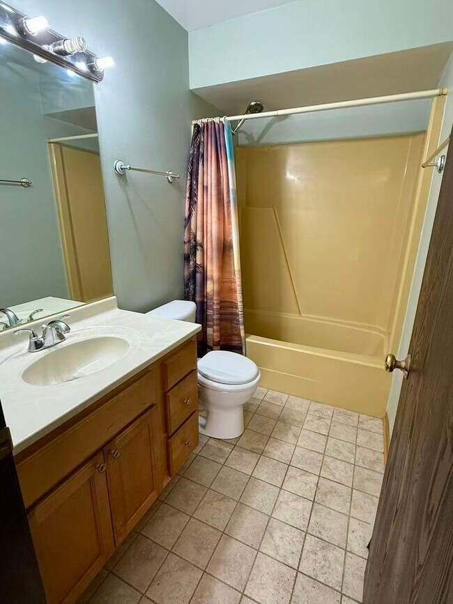 Building Photo - 413 Kiowa Cir