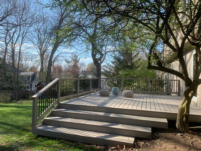 Building Photo - 1 Balfour St