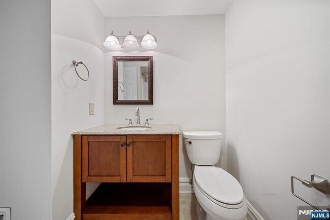 Building Photo - 12 Sandburg Ct