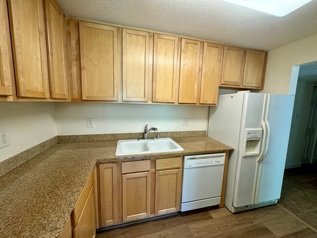 Building Photo - 2/2 Condo in Orangevale