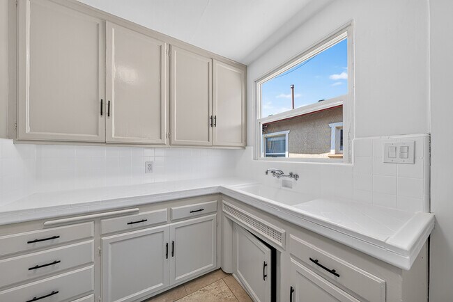 Building Photo - 3630 Highland Ave