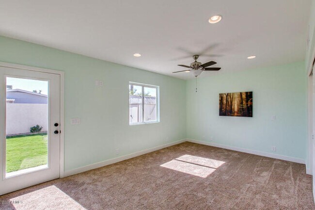 Building Photo - SFH 4-2