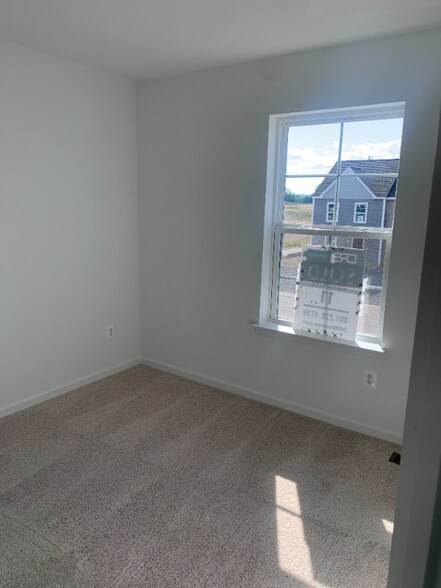 Building Photo - 18 Balsam Ct