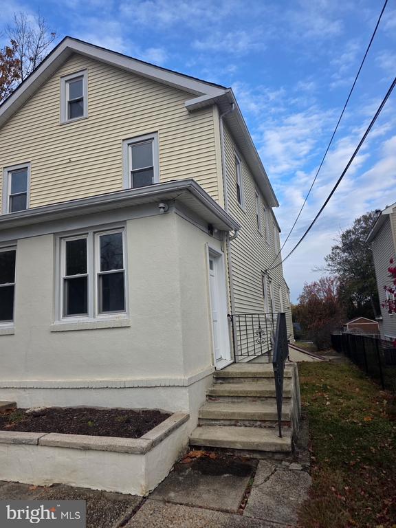 Building Photo - 105 Mecray Ln