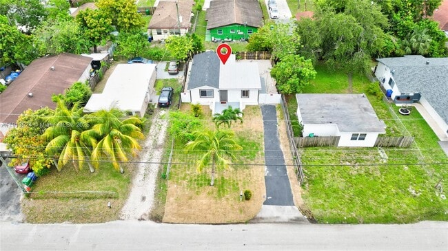 Building Photo - 6044 SW 37th St