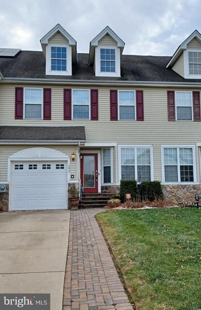 Primary Photo - 197 Westbrook Dr