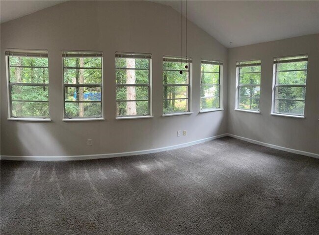 Building Photo - 1744 Oak Ridge Way NW