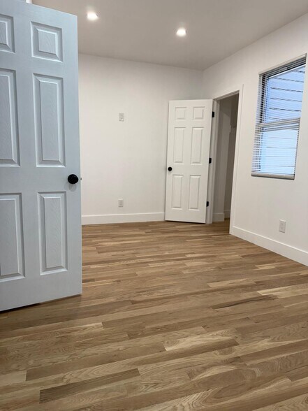 Building Photo - 9717 101st St