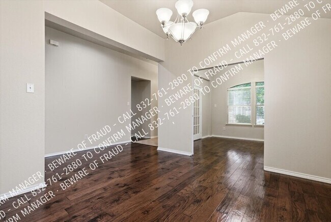 Building Photo - 615 Magnolia Ln