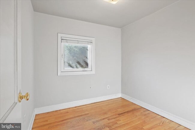 Building Photo - 6 E Myrtle St