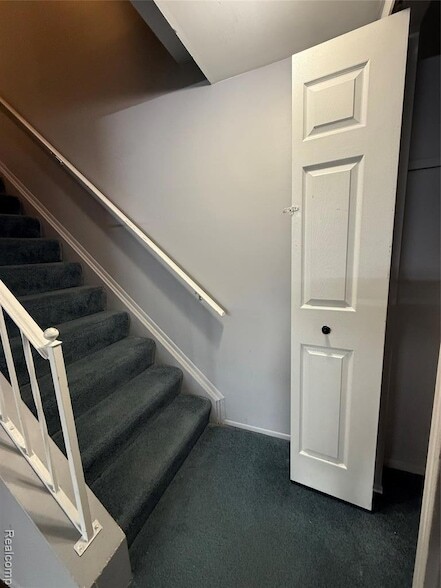 Building Photo - 15817 Charleston Dr