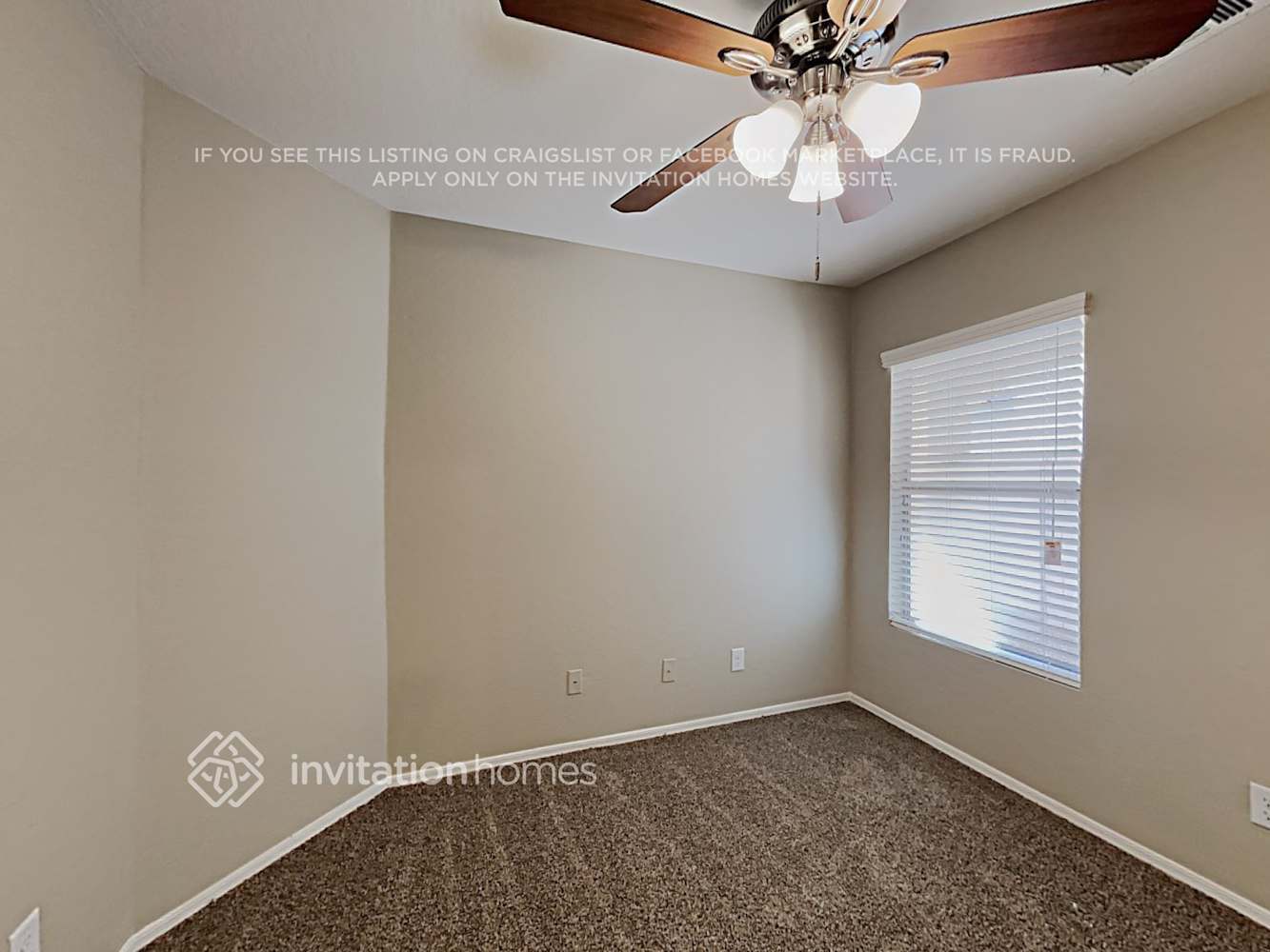 Building Photo - 552 S 167th Ln