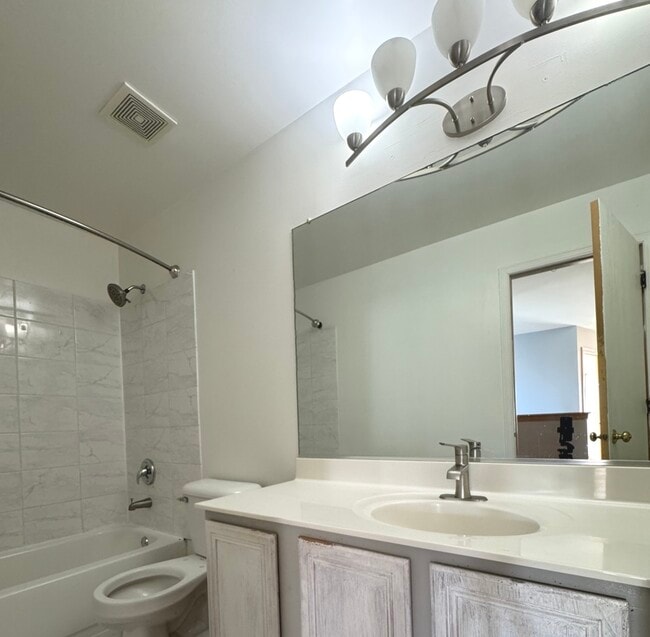 Building Photo - 1832 Westridge Pl