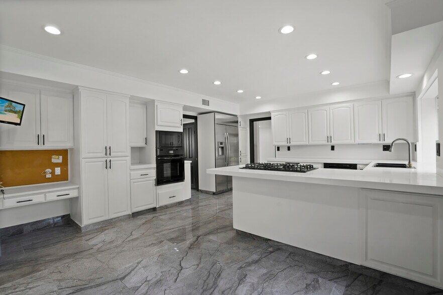 Building Photo - 9853 Wish Ave