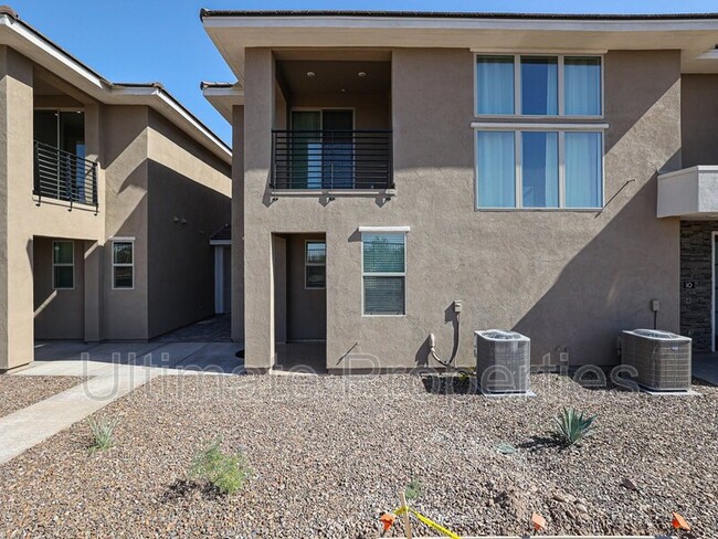 Building Photo - 2121 W Sonoran Desert Dr