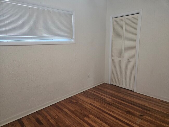 Building Photo - 1460 Gravel Ridge Dr