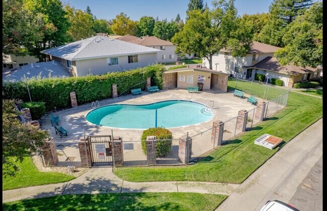 Building Photo - 6529 Greenback Ln