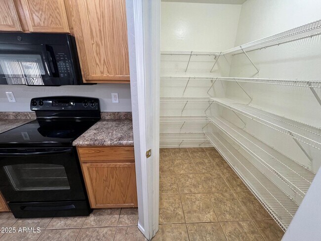 Building Photo - 3119 W Silver Creek Dr