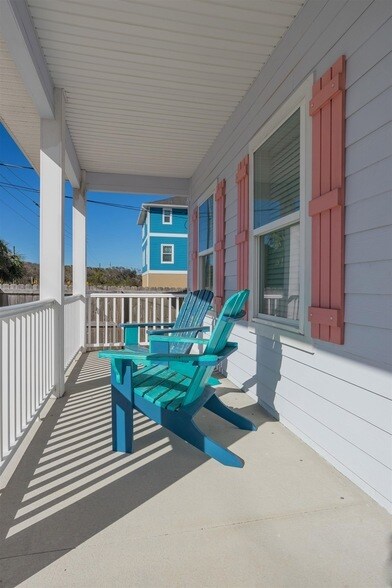 Building Photo - 6832 Middleton Ave