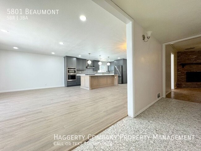 Building Photo - 5801 Beaumont-