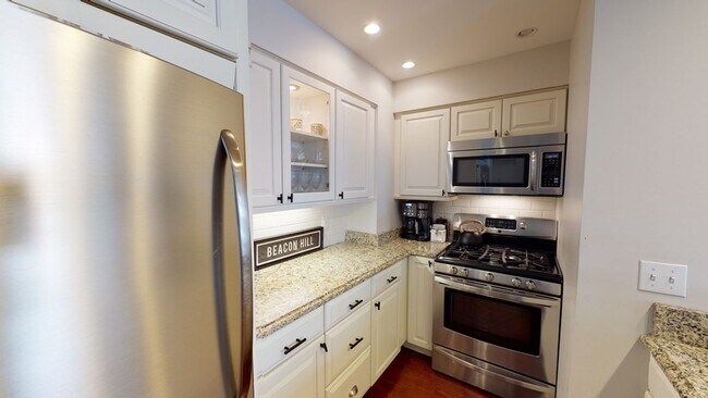 Building Photo - 27 Bowdoin St