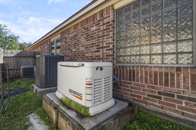 Building Photo - 2602 White Falls Dr