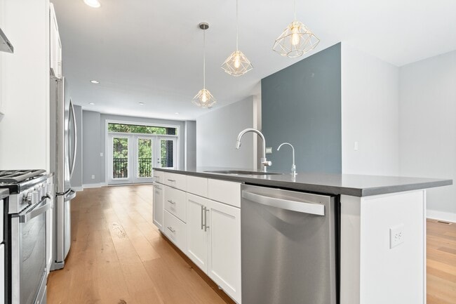 Building Photo - 1009 N Park Ave