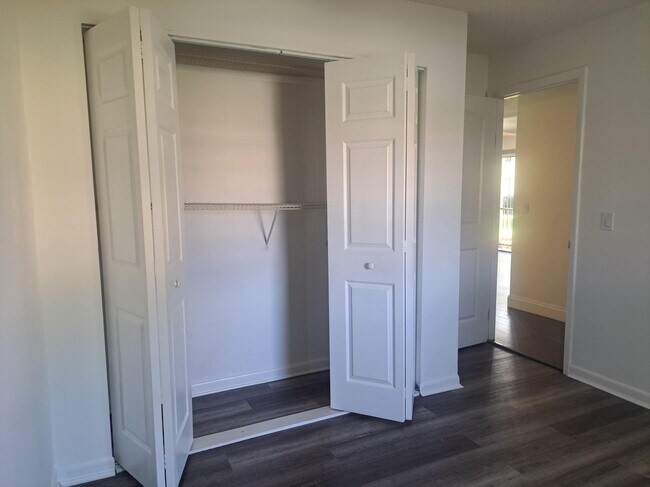 Building Photo - 2050 Oleander Blvd