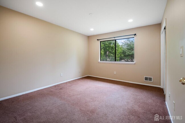 Building Photo - 4410 Birchwood Ct