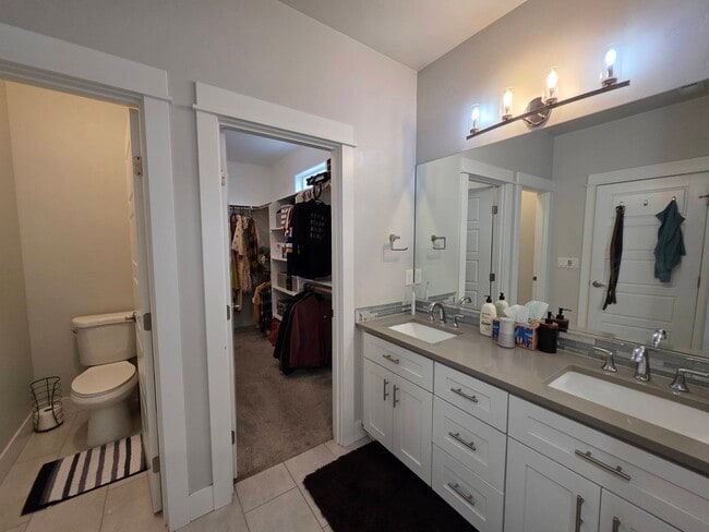 Building Photo - 7015 W 32nd Ave