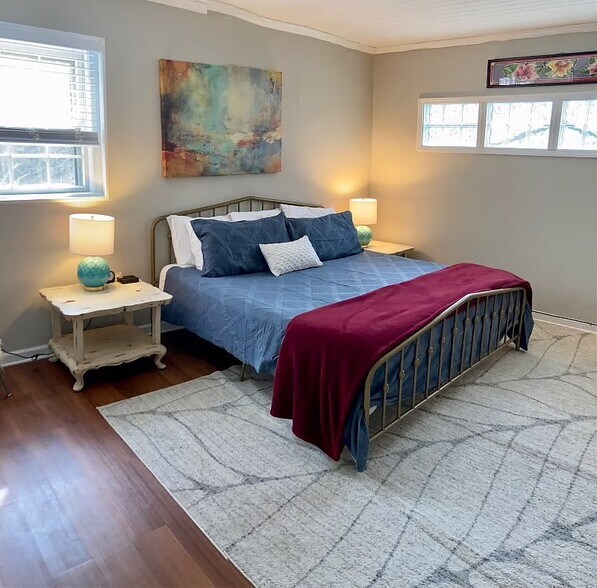 Very comfortable king size bed - 3441 Brevard Rd