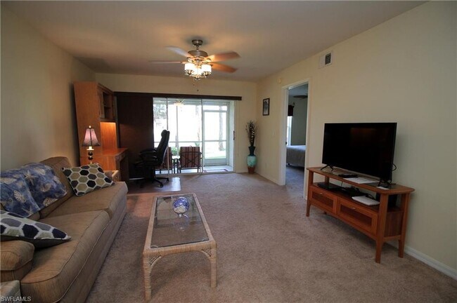 Building Photo - 273 Robin Hood Cir