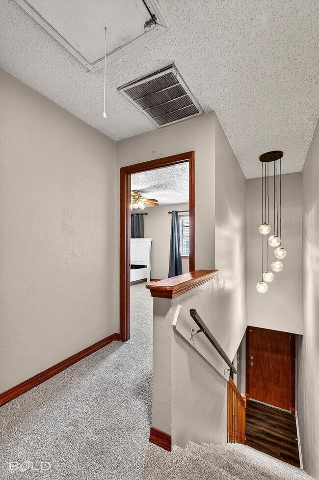 Building Photo - Harts Landing - Right next to the pool! One month half off rent!