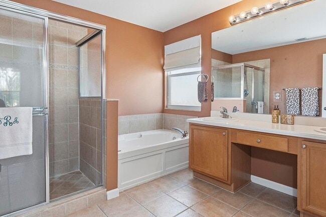 Building Photo - 217 Berenger Walk