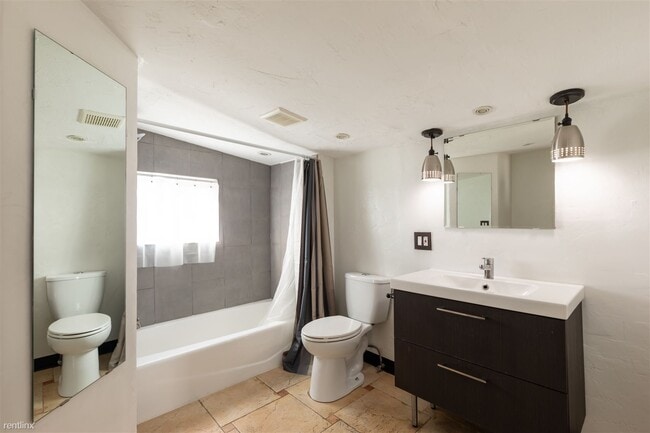 Building Photo - 3 br, 2 bath House - 2227 South Galapago S...