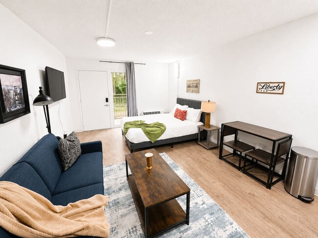 Building Photo - 824 Camino La Costa