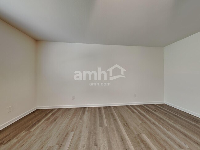 Building Photo - 4159 Field Crossing Dr