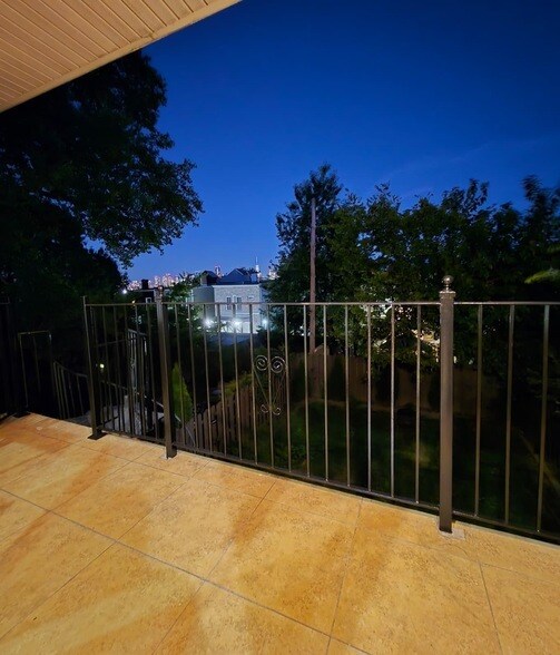 Building Photo - 190 Arlington Ave