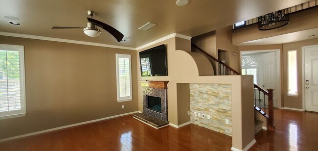 Building Photo - Beautiful House in the Lovely Fair Oaks Ra...