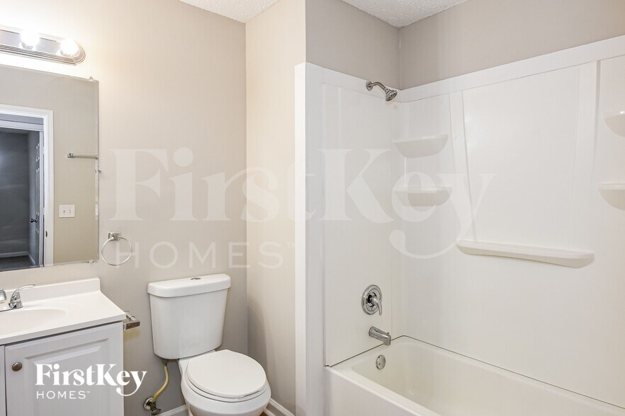 Building Photo - 660 Cranberry Trail