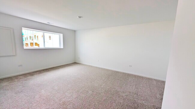 Building Photo - 525 Red Oak Cir