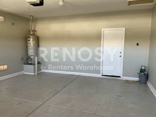 Building Photo - Your New 3 BD/2 BA Home in Surprise!