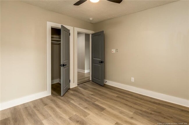 Building Photo - 216 W Cir Ct.