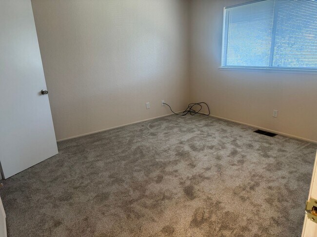 Building Photo - 191 Merlot Ct