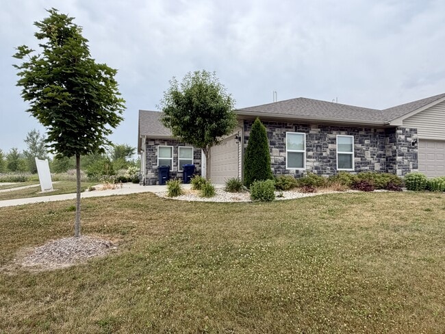 Building Photo - 624 McKay Way