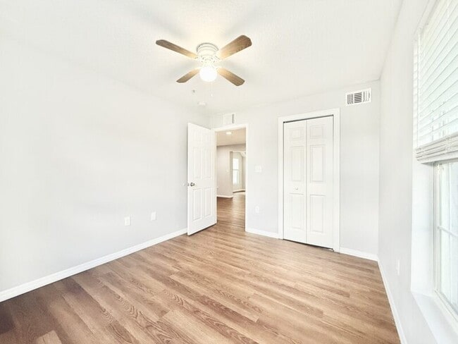 Building Photo - 425 F St