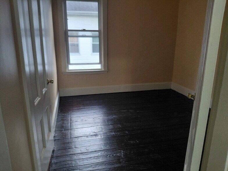 Building Photo - 50 Thompson St