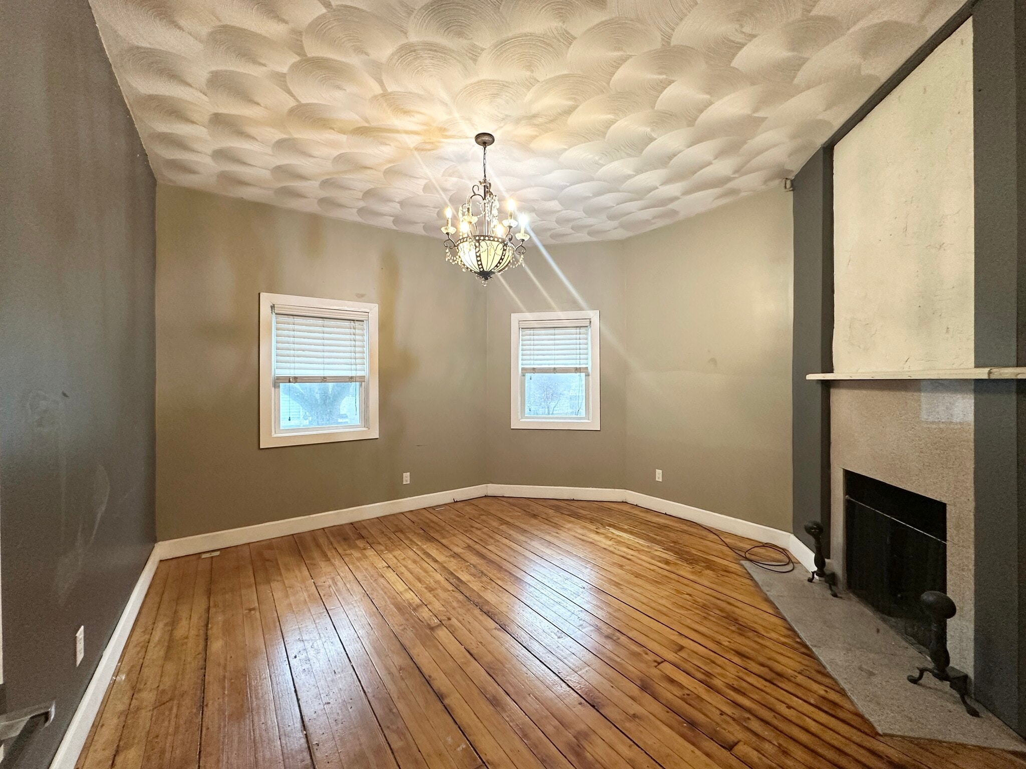 Building Photo - 124 Almy St